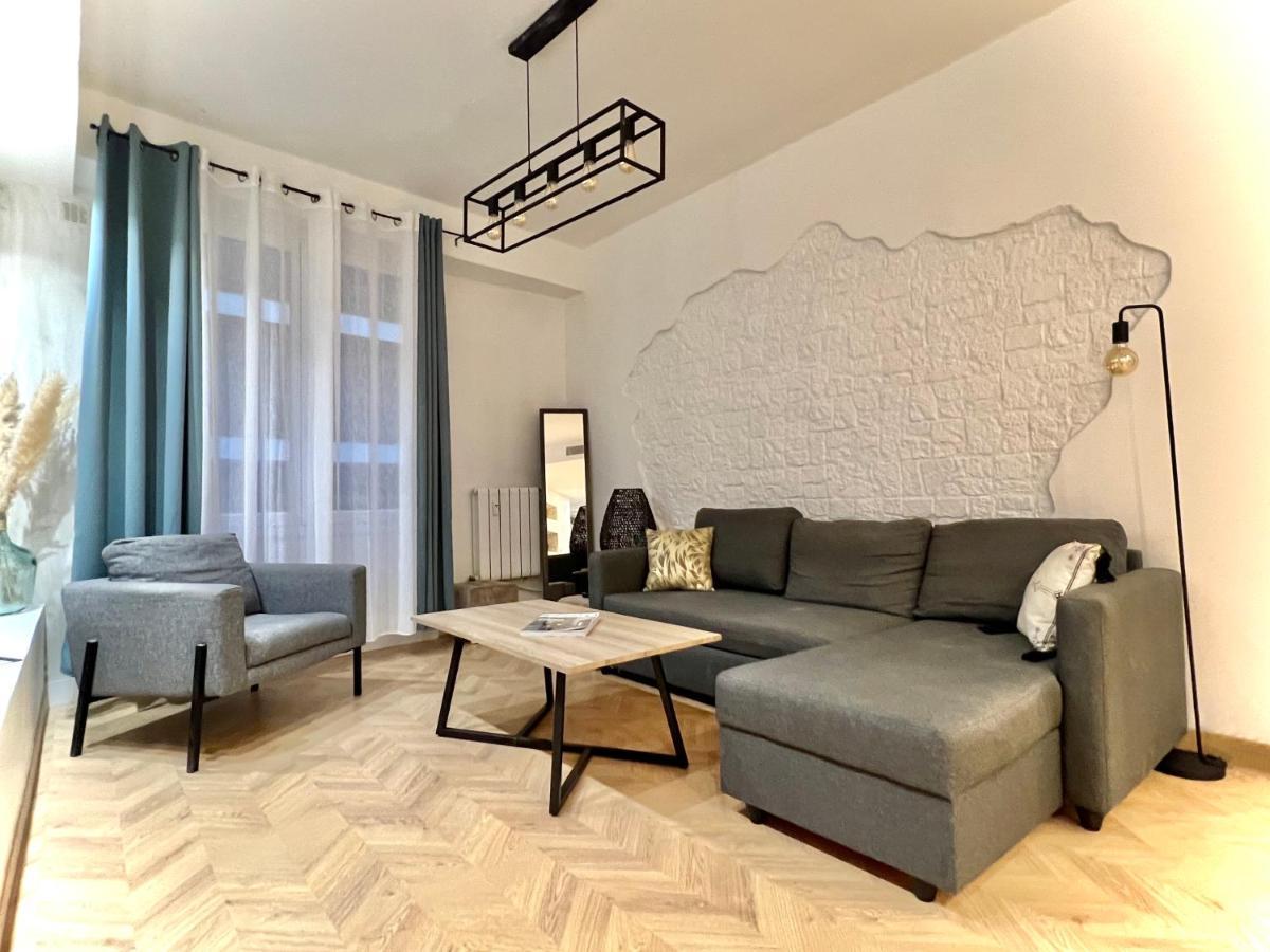 Apartment Gorgeous 2 Bedrooms Apt Great Kitchen, Center Nice